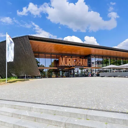 Hafenloge - Helle Mit Fantastischen Blick Auf Den Warener Hafen Und Binnenmueritz Apartmán *