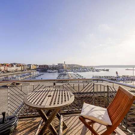 Hafenloge - Helle Mit Fantastischen Blick Auf Den Warener Hafen Und Binnenmueritz Apartmán *